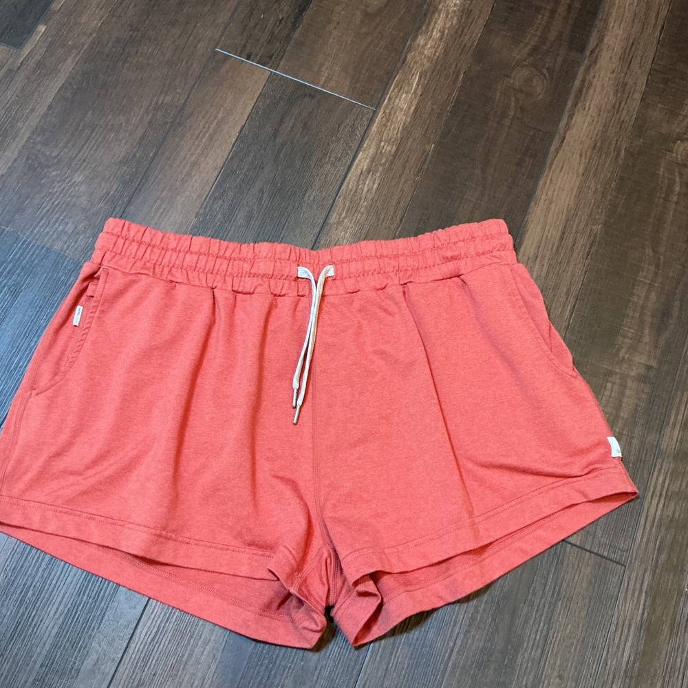 Vuori Halo Performance Shorts Coral Heather Drawstring Pockets Large VW339 Gym